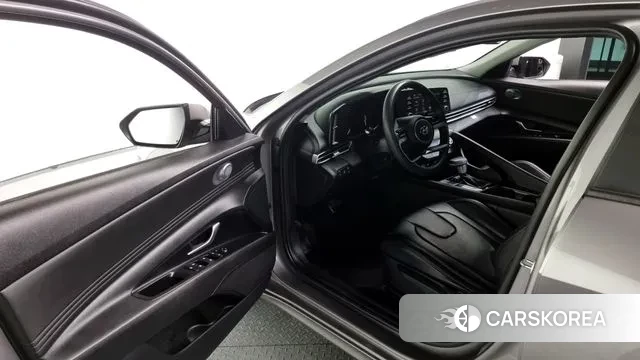 Hyundai Avante Hybrid (CN7) 2021 Серебристо-серый из Кореи, фото 2