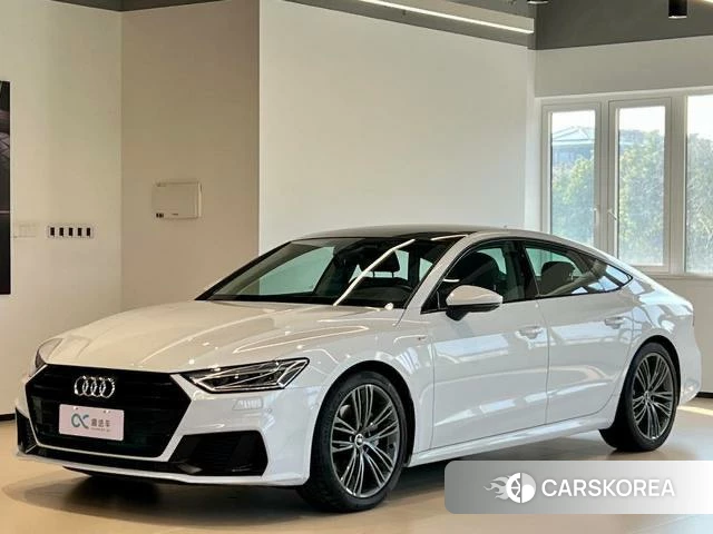 Audi A7 2022 Белый из Китая, фото 2