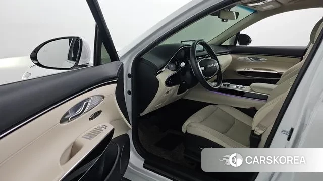 Genesis GV70 2023 Белый из Кореи, фото 2