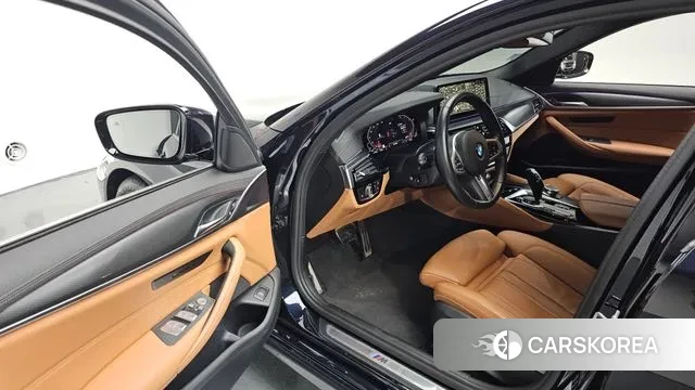 BMW 5 Series (G30) 2021 Черный из Кореи, фото 2