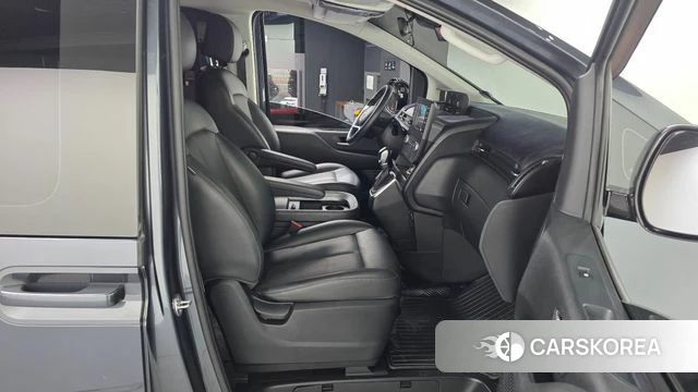 Hyundai Staria 2023 Серый из Кореи, фото 2