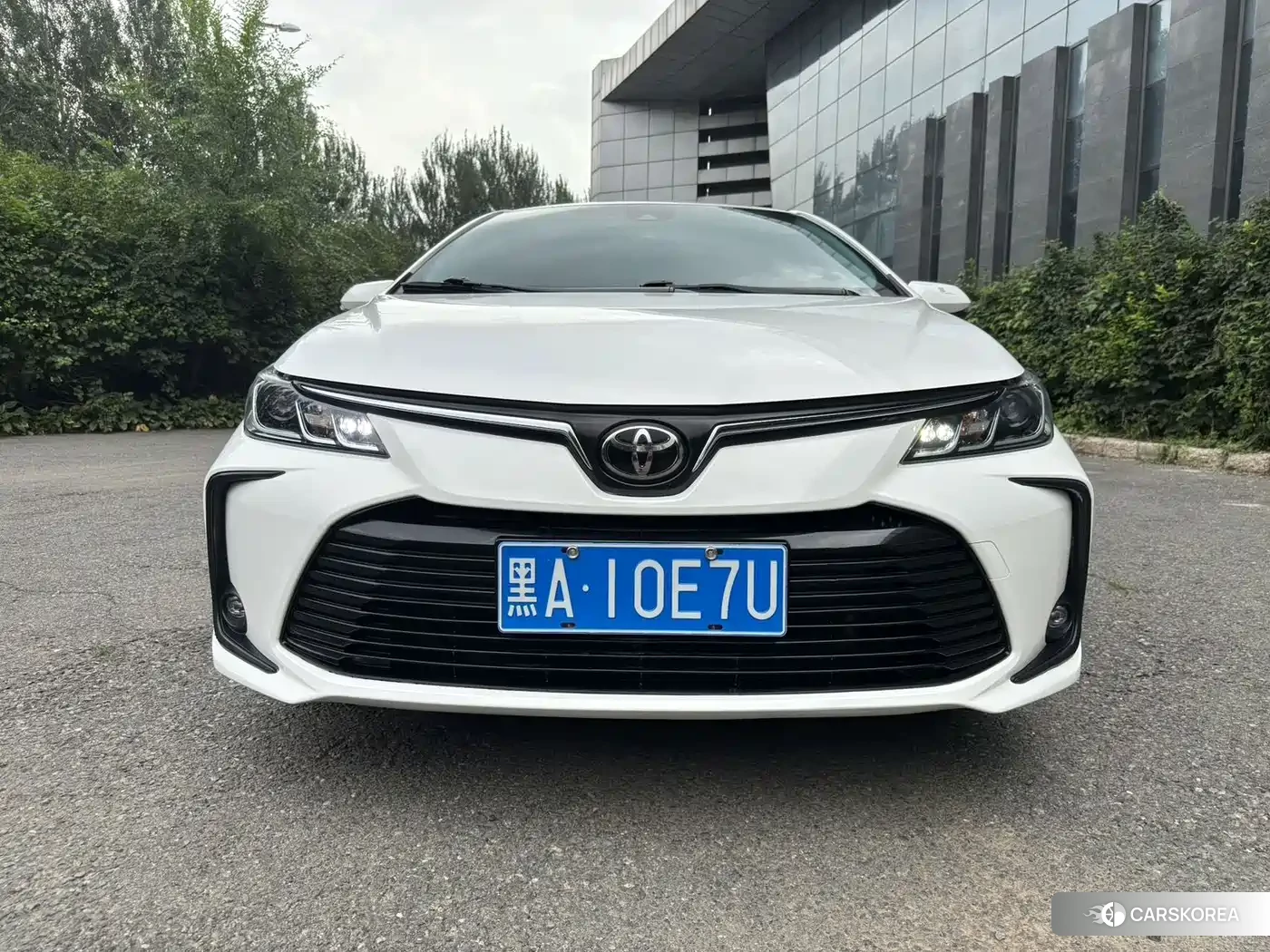 Toyota Corolla 2023 Белый из Китая, фото 2
