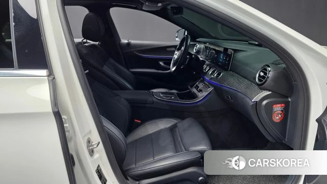 Mercedes-Benz E-Class W213 2020 Белый из Кореи, фото 2