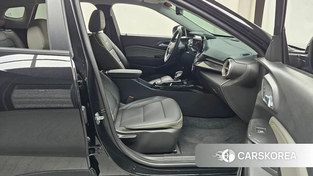 Chevrolet (GM Daewoo) Trax Crossover 2023 Черный из Кореи, фото 2