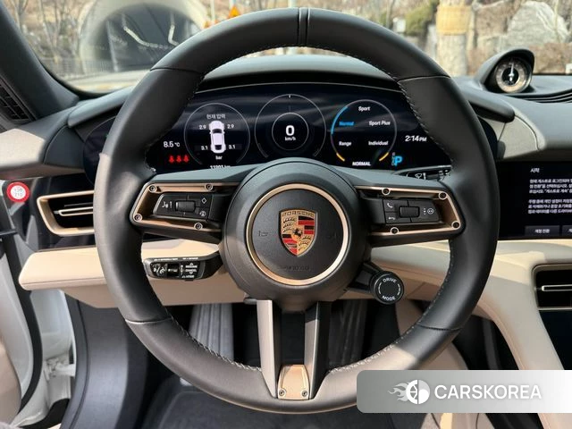 Porsche Taycan 2023 Белый из Кореи, фото 2