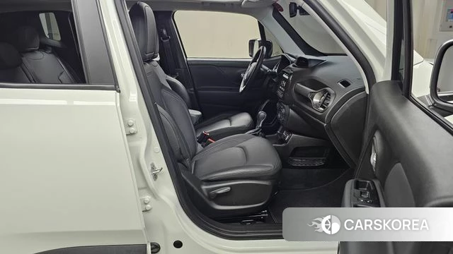 Jeep Renegade 2023 Белый из Кореи, фото 2