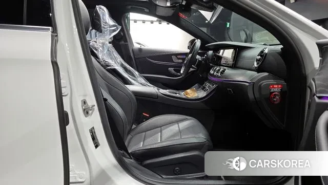 Mercedes-Benz E-Class W213 2023 Белый из Кореи, фото 2