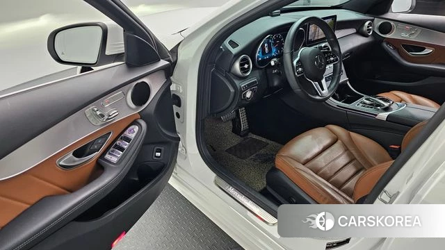 Mercedes-Benz C-Class W205 2021 Белый из Кореи, фото 2