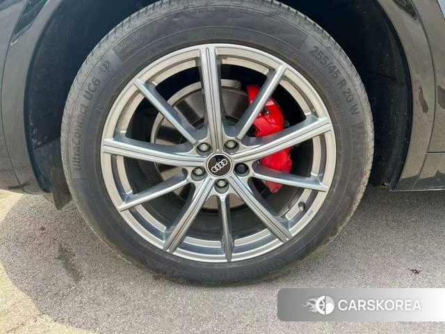 Audi Q5L 2022 Черный из Китая, фото 2