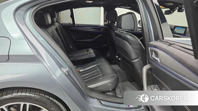 BMW 5 Series (G30) 2018 Серый из Кореи, фото 2