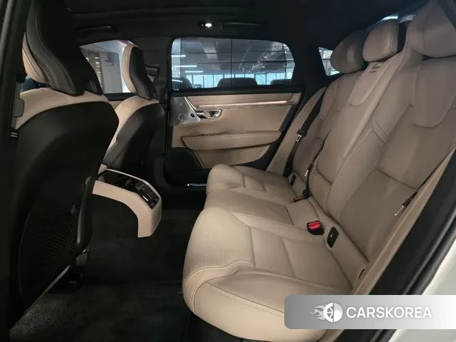 Volvo S90 2025 Белый из Кореи, фото 2