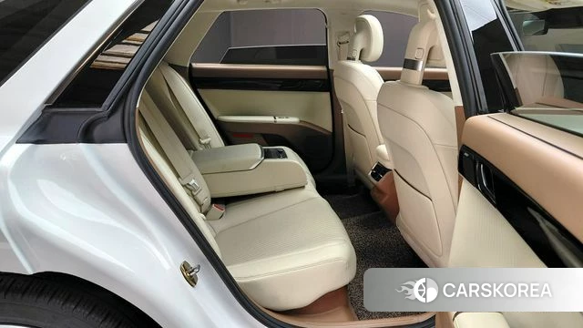 Hyundai Grandeur Hybrid (GN7) 2023 Белый из Кореи, фото 2