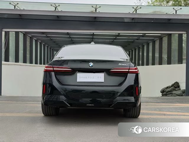 BMW 5 series 2025 Черный из Китая, фото 2
