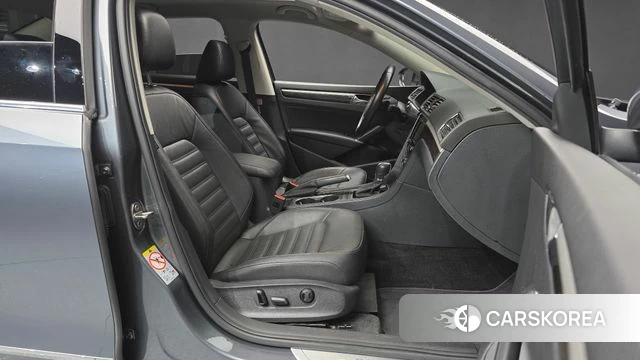 Volkswagen The New Passat 2018 Серый из Кореи, фото 2