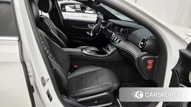 Mercedes-Benz E-Class W213 2022 Белый из Кореи, фото 2