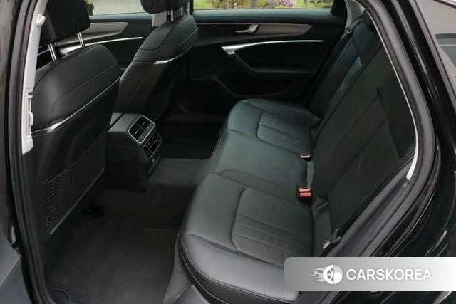 Audi A6L 2021 Черный из Китая, фото 2
