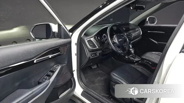 Kia Seltos 2022 Белый из Кореи, фото 2