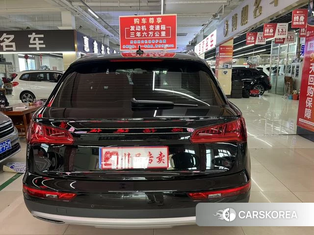 Audi Q5L 2019 Черный из Китая, фото 2