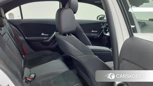 Mercedes-Benz A-Class W177 2024 Белый из Кореи, фото 2