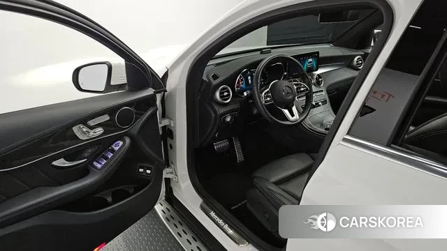 Mercedes-Benz GLC-Class X253 2023 Белый из Кореи, фото 2