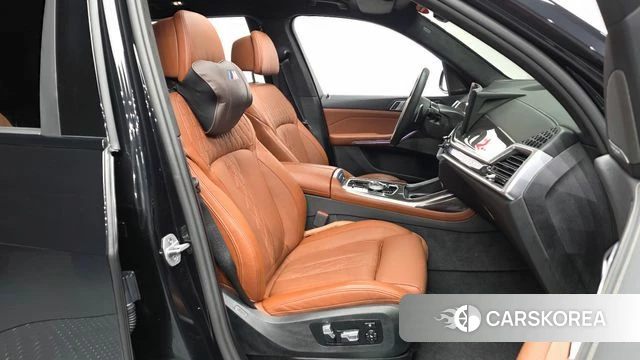 BMW X7 (G07) 2025 Черный из Кореи, фото 2