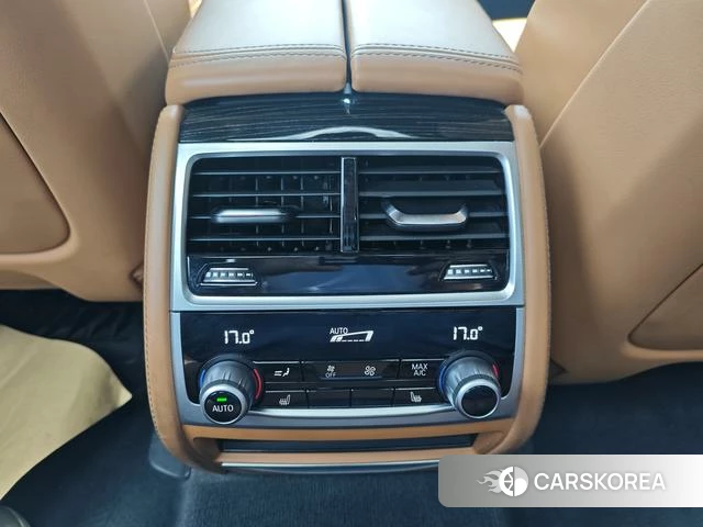 BMW 7 series 2022 Серебристо-серый из Китая, фото 2