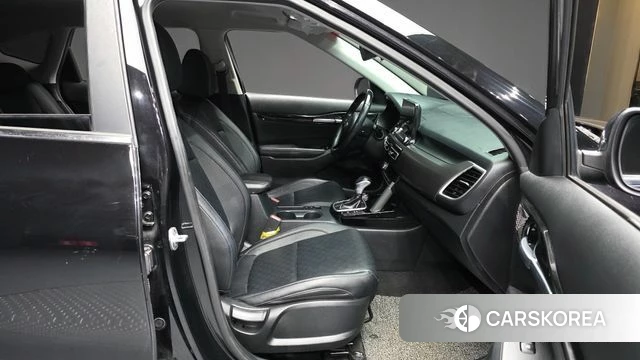 Kia Seltos 2020 Черный из Кореи, фото 2