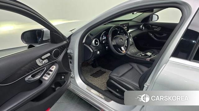 Mercedes-Benz C-Class W205 2018 Серебристо-серый из Кореи, фото 2