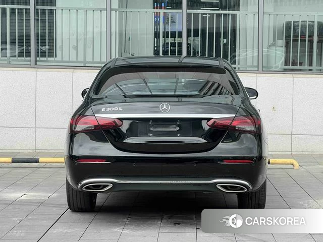 Mercedes-Benz E-class 2023 Черный из Китая, фото 2