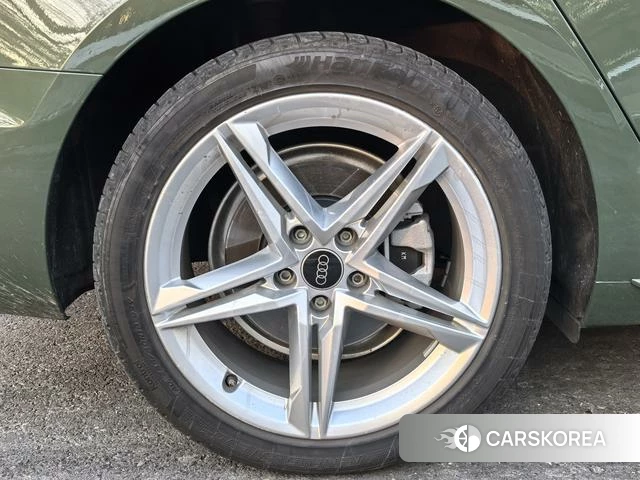Audi A4 (import) 2023 Зеленый из Китая, фото 2