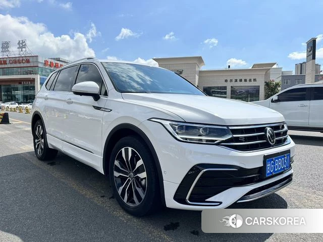 Volkswagen Tiguan L 2023 Белый из Китая, фото 2