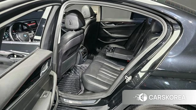 BMW 5 Series (G30) 2019 Черный из Кореи, фото 2