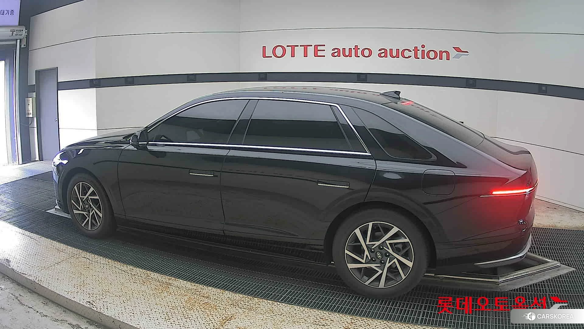 Hyundai Grandeur 2023 Abyss Black Pearl из Кореи, фото 2