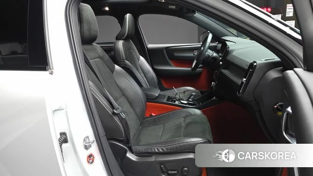 Volvo XC40 2019 Белый из Кореи, фото 2