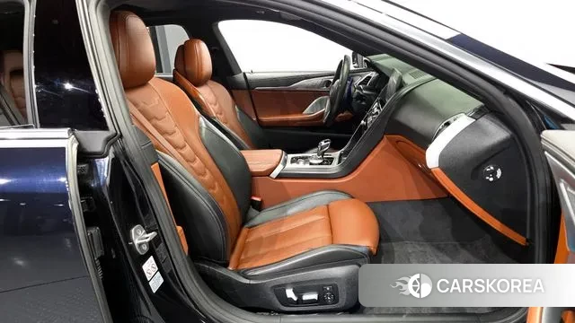 BMW 8 Series (G15) 2021 Черный из Кореи, фото 2