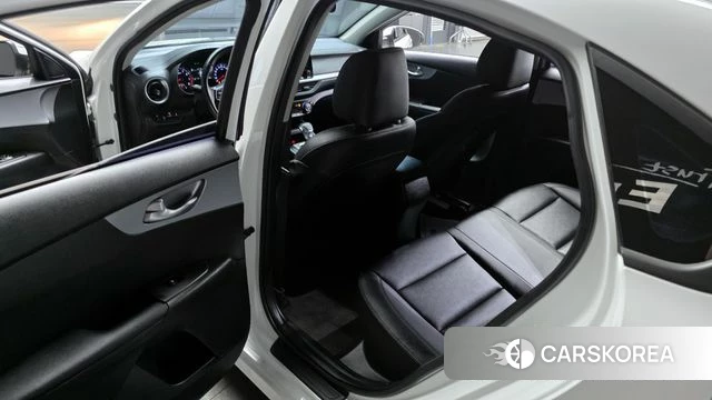 Kia The New K3 2nd generation 2022 Белый из Кореи, фото 2