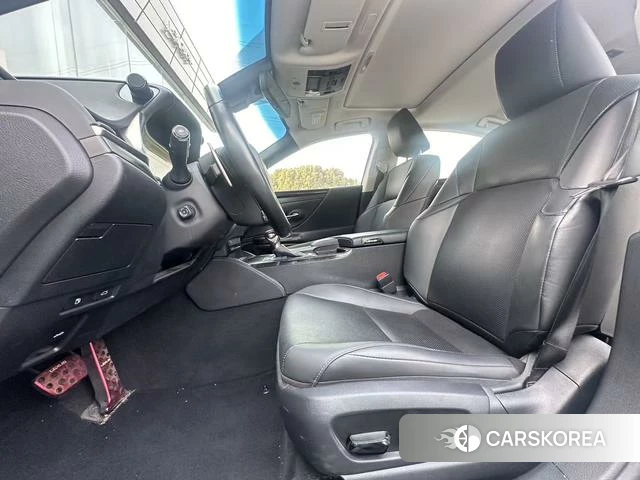 Lexus ES 2021 Серебристо-серый из Китая, фото 2
