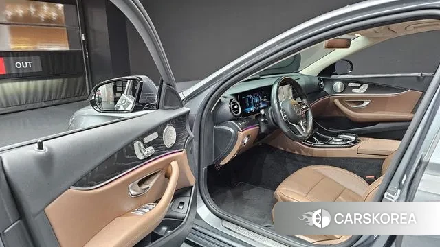Mercedes-Benz E-Class W213 2020 Серый из Кореи, фото 2