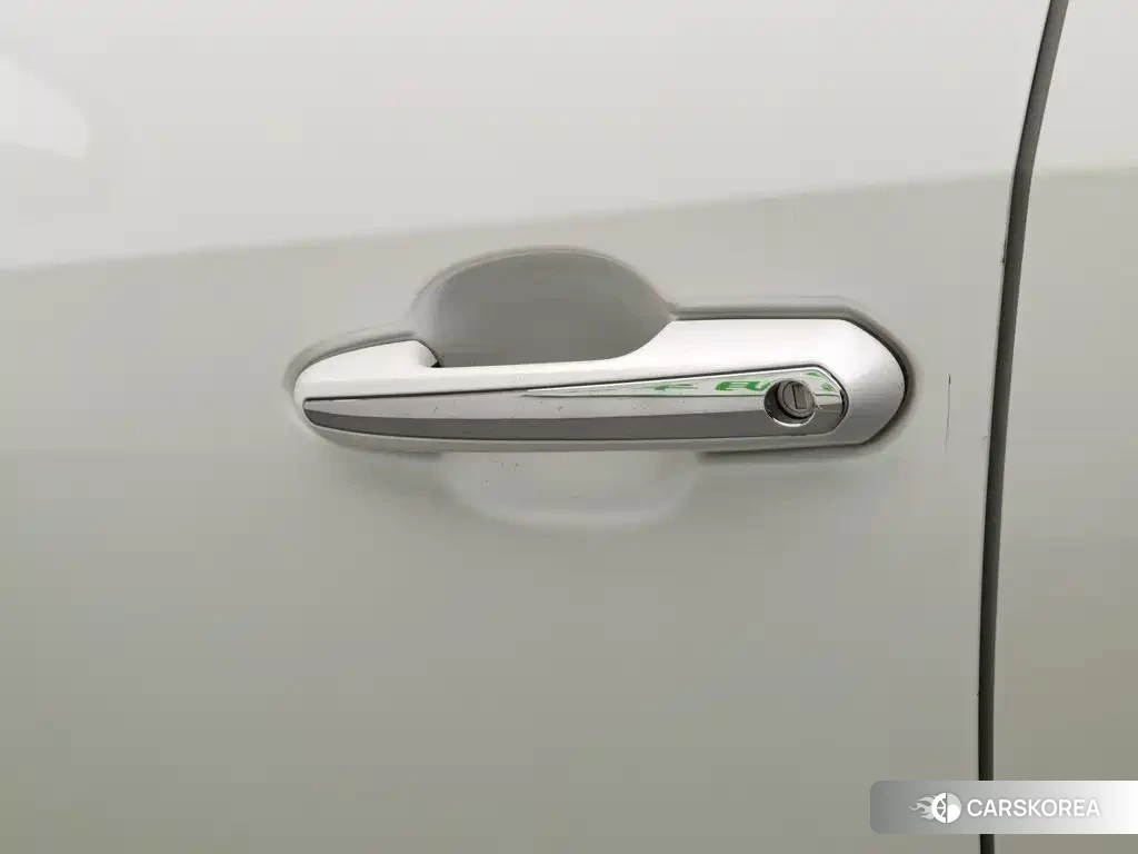 Toyota Wildlander 2023 Белый из Китая, фото 2