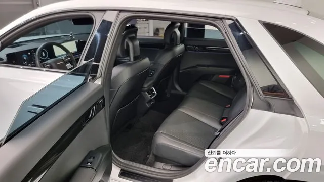 Hyundai Grandeur (GN7) id 2713216 из Кореи 2