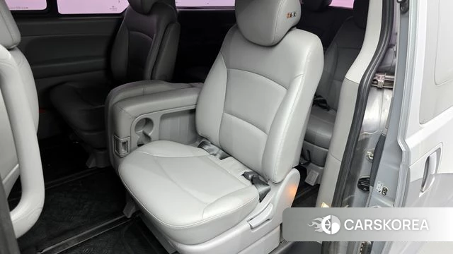 Hyundai The New Grand Starex 2020 Серебристо-серый из Кореи, фото 2