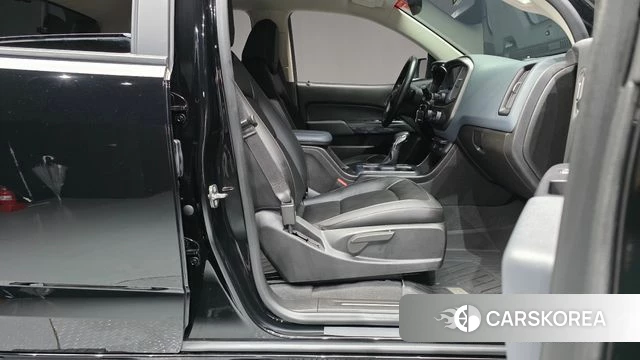 Chevrolet (GM Daewoo) Real New Colorado 2022 Черный из Кореи, фото 2