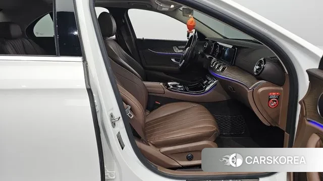 Mercedes-Benz E-Class W213 2020 Белый из Кореи, фото 2