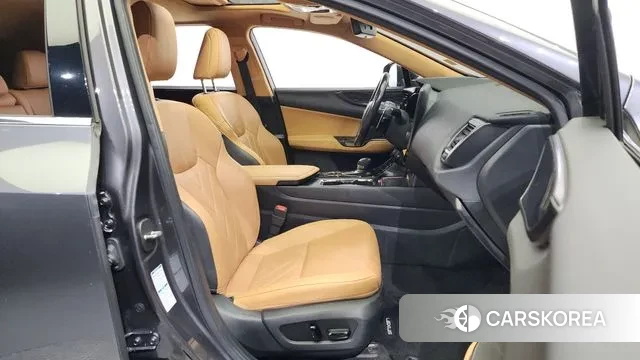 Lexus NX450h + 2nd generation 2022 Серый из Кореи, фото 2