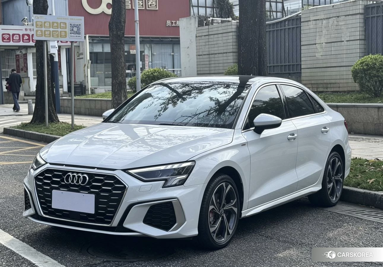 Audi A3 2021 Белый из Китая, фото 2