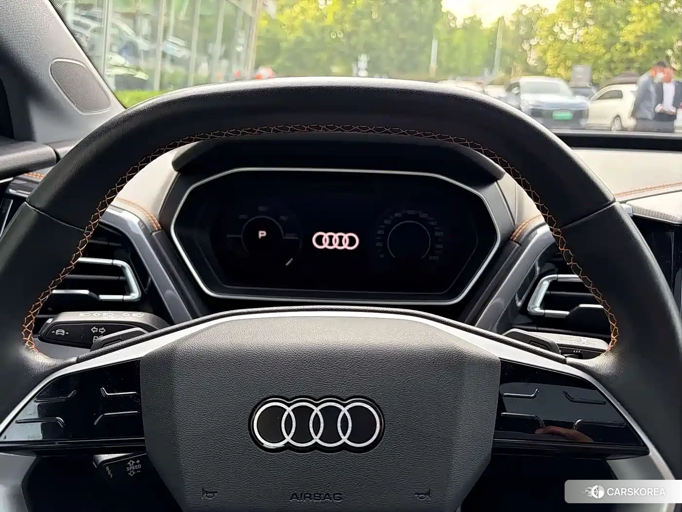 Audi Q4 2024 Синий из Китая, фото 2