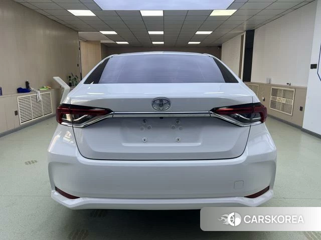 Toyota Corolla 2022 Белый из Китая, фото 2