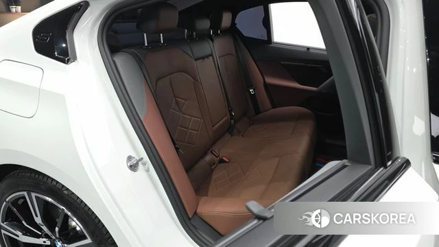 BMW 5 Series (G60) 2026 Белый из Кореи, фото 2