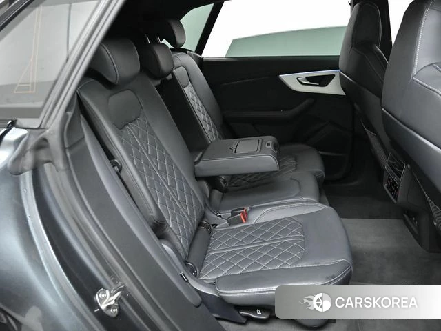 Audi Q8 (4M) 2023 Серый из Кореи, фото 2