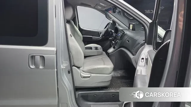 Hyundai The New Grand Starex 2018 Серебристо-серый из Кореи, фото 2